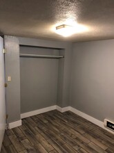 520 Pearl St, Unit UNIT B in Kalamazoo, MI - Foto de edificio - Building Photo