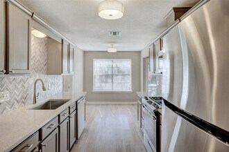 12101 Wander Ln in Austin, TX - Building Photo - Building Photo