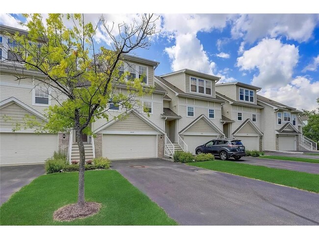 5059 Fountain Lane N in Plymouth, MN - Building Photo - Building Photo