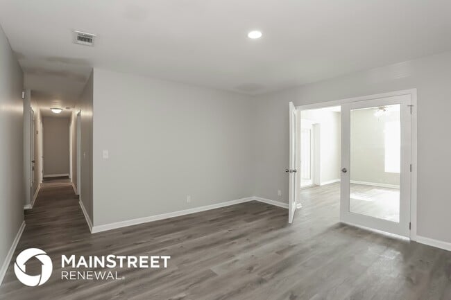 property at 7912 Dalehurst Dr S