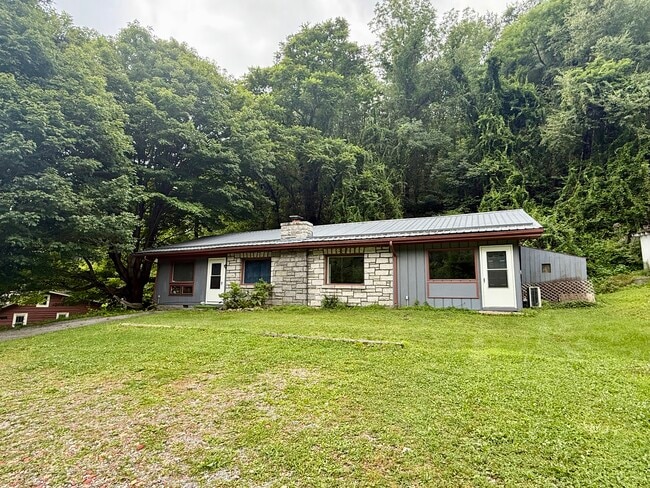 1641 US-421 in Boone, NC - Building Photo - Building Photo