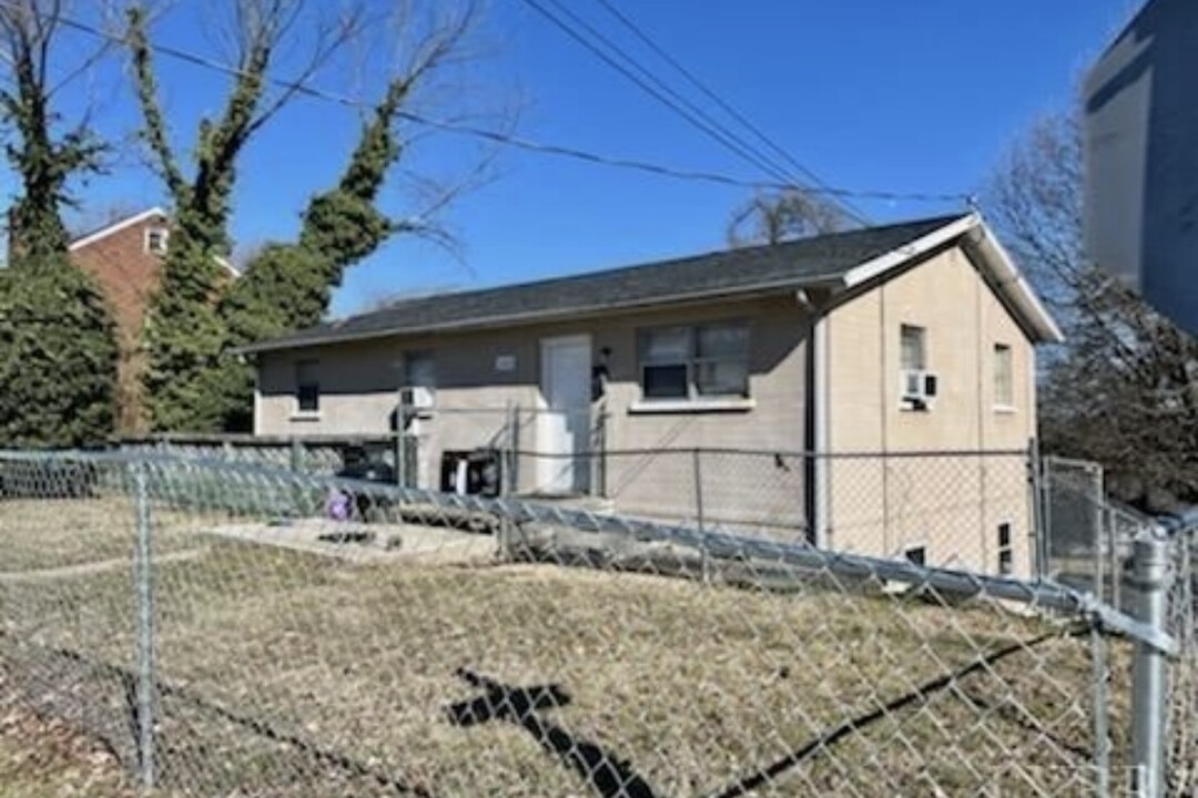 1610 Grace St in Lynchburg, VA - Building Photo