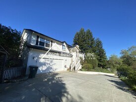 201 Swenson Ct in Auburn, CA - Building Photo
