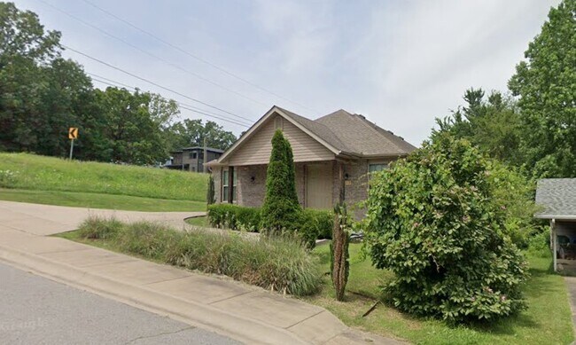 1217 N Stephens Ave in Fayetteville, AR - Building Photo - Building Photo