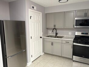 395 E 13th Ave, Unit 2 in Columbus, OH - Building Photo - Building Photo