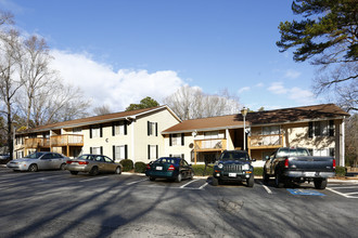 Glenn Cove Apartments in Gainesville, GA - Building Photo - Building Photo