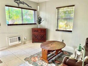 1566 NE 33rd St in Oakland Park, FL - Building Photo - Building Photo