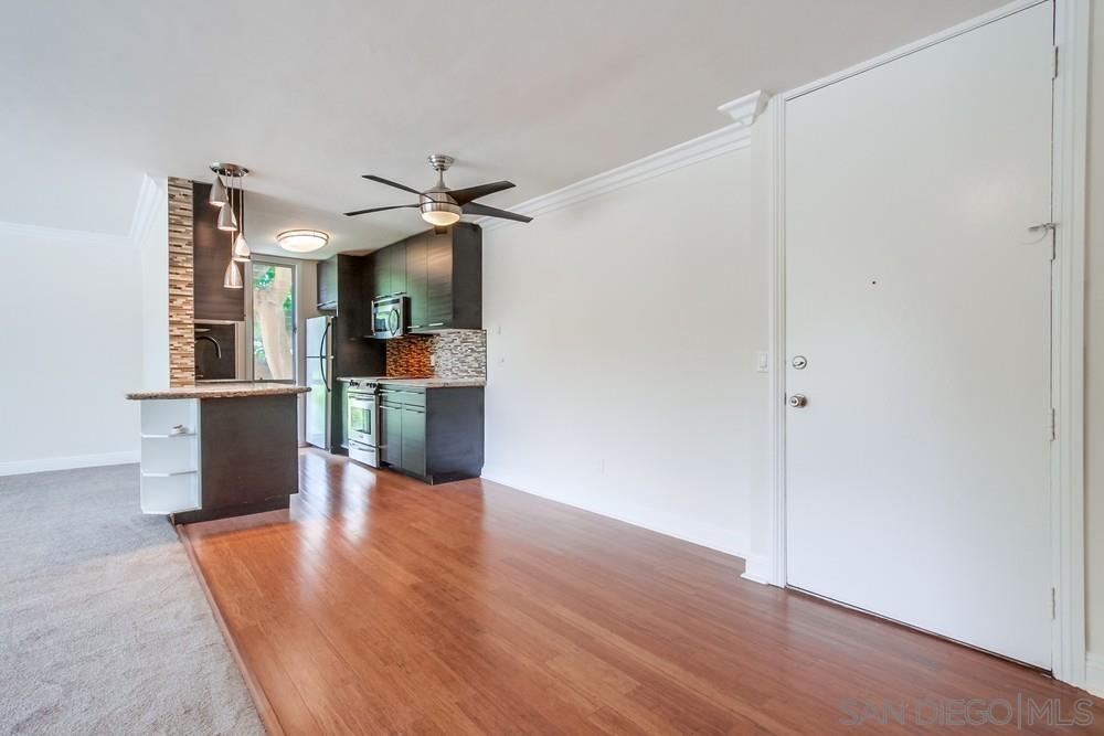 6333 La Jolla Blvd in San Diego, CA - Building Photo