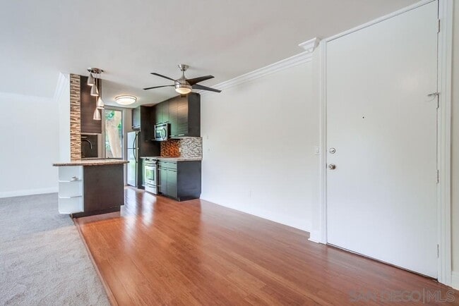 property at 6333 La Jolla Blvd