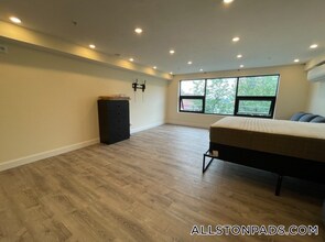 1028 Commonwealth Ave in Boston, MA - Building Photo - Building Photo