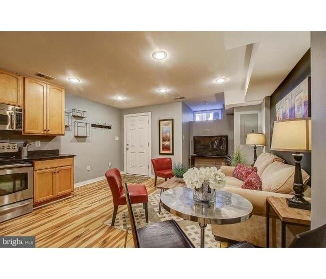 1454 Newton St NW, Unit 401 in Washington, DC - Building Photo - Building Photo
