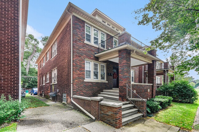 858 Nottingham Rd in Grosse Pointe Park, MI - Building Photo - Building Photo