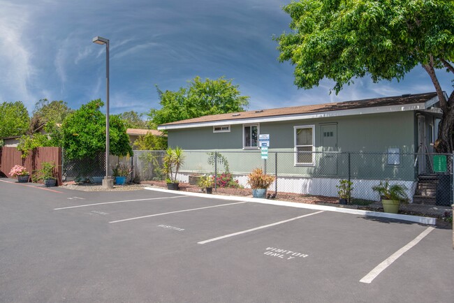 Lee's Mobile Home Park in Vacaville, CA - Building Photo - Building Photo