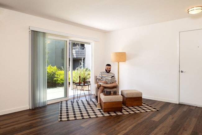 Shadowbrook in Sunnyvale, CA - Building Photo - Building Photo