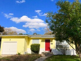 210 Laddie Pl in San Antonio, TX - Building Photo
