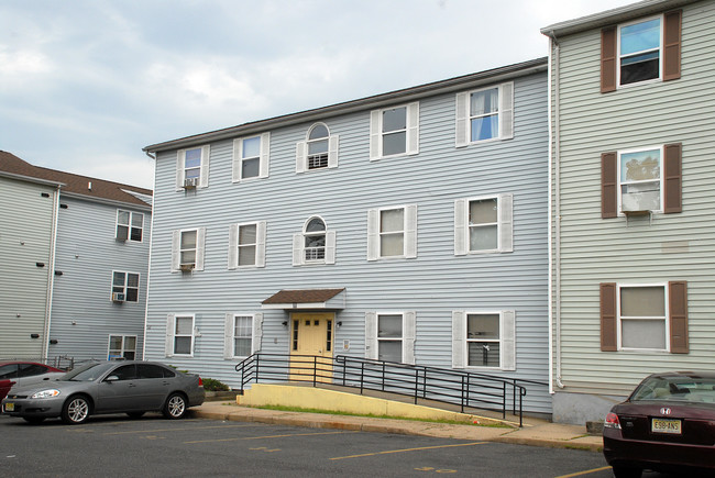 Littleton Avenue Community Village in Newark, NJ - Foto de edificio - Building Photo