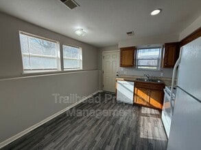 1100 N Noland Rd in Independence, MO - Building Photo - Building Photo