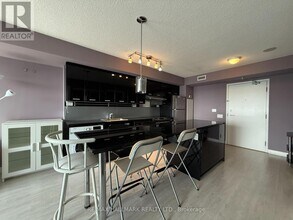 19 Singer Ct in Toronto, ON - Building Photo - Building Photo