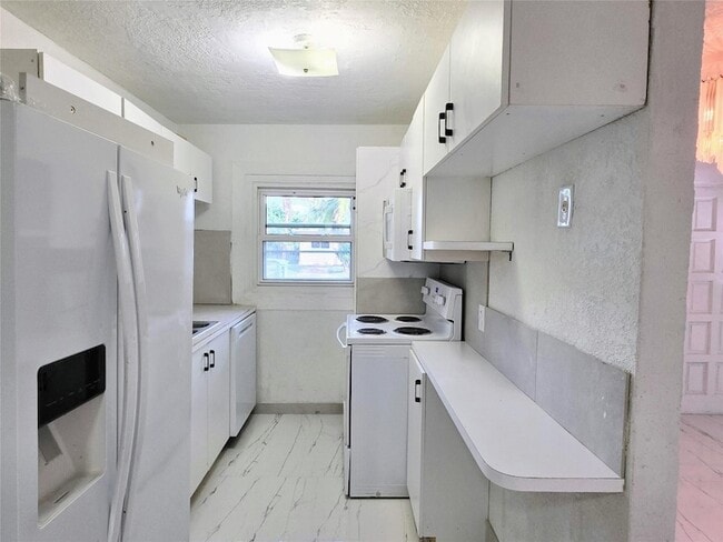 1751 NW 29th Terrace in Fort Lauderdale, FL - Foto de edificio - Building Photo