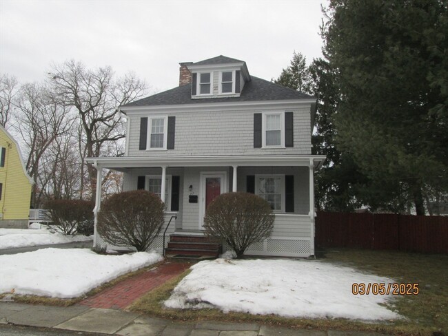 97 Georgia Ave in Lowell, MA - Foto de edificio - Building Photo