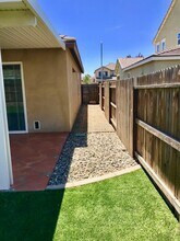 5120 Gold Creek Way in Bakersfield, CA - Building Photo - Building Photo