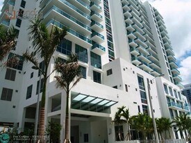 333 NE 24th St in Miami, FL - Building Photo