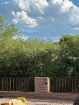 2384 E Bonita Canyon Dr in Green Valley, AZ - Building Photo