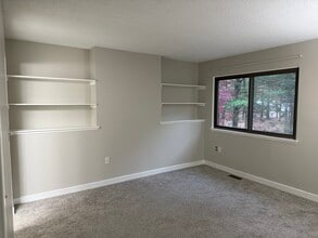 129 Farmington Chase Crescent in Farmington, CT - Building Photo - Building Photo