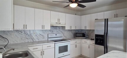 1215 NW 7th Ct in Homestead, FL - Building Photo - Building Photo