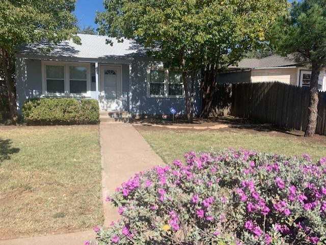 2014 39th St in Lubbock, TX - Building Photo - Building Photo