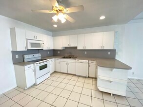 13960 Folkestone Cir in Wellington, FL - Building Photo - Building Photo