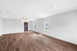 11307 Sugar Bowl Dr in Tomball, TX - Building Photo - Building Photo
