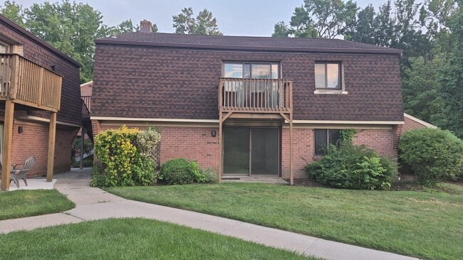 505 Meadow Woods Ln
