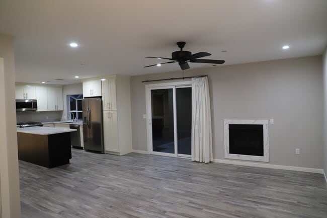 3225 Clayton Rd, Unit B in Concord, CA - Building Photo - Building Photo