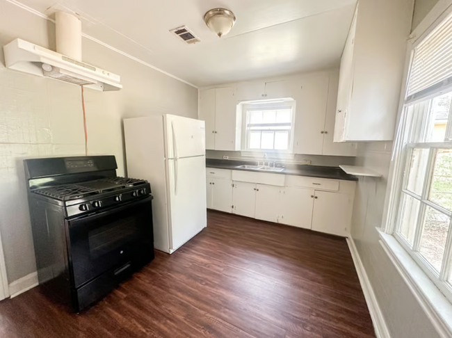 5070 Wilshire St in Beaumont, TX - Building Photo - Building Photo