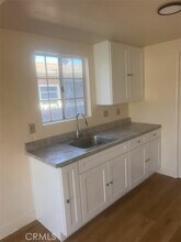 457 W 13th St in Los Angeles, CA - Building Photo - Building Photo