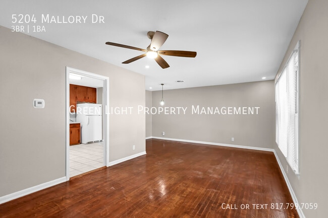 5204 Mallory Dr in Haltom City, TX - Building Photo - Building Photo