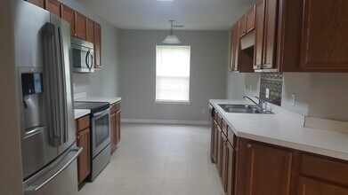 182 Cherry Laural Lane in Savannah, GA - Building Photo - Building Photo
