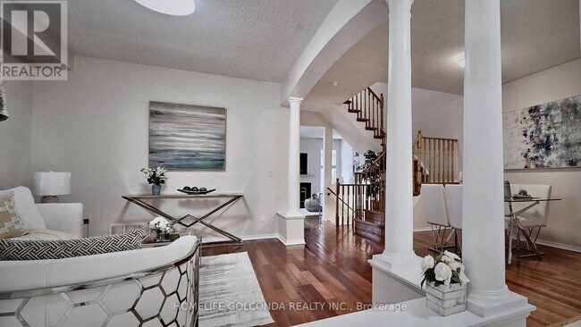 73 Snowdon Cir in Markham, ON - Building Photo - Building Photo