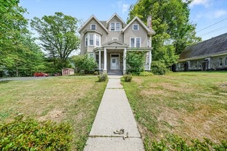 34 Market St in Ellenville, NY - Foto de edificio - Building Photo