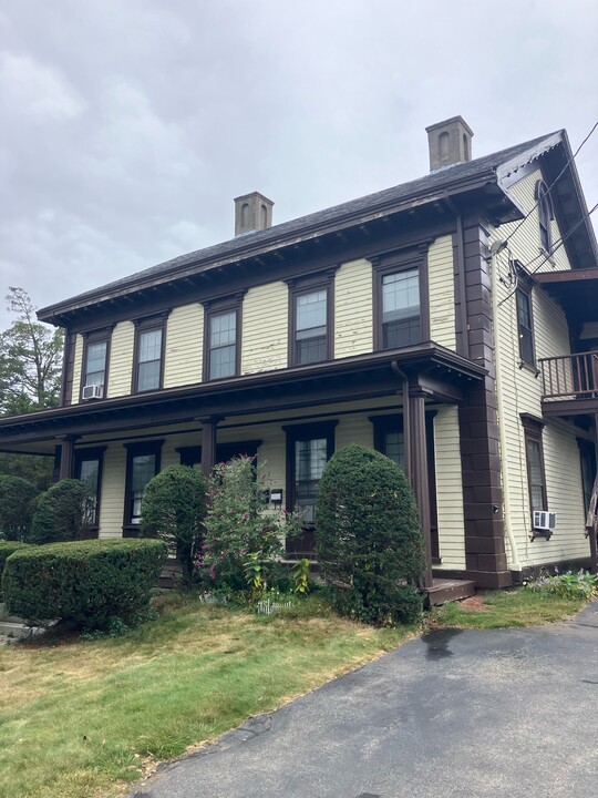 1247 Washington St in Norwood, MA - Building Photo