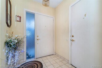 862 Yorktown Ct in Northville, MI - Building Photo - Building Photo