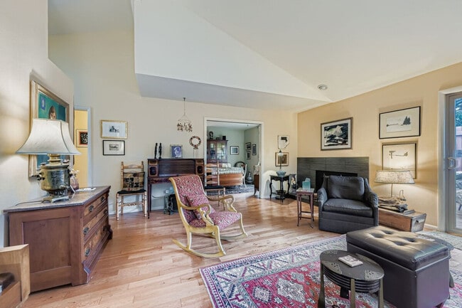 property at 2751 Glenwood Dr