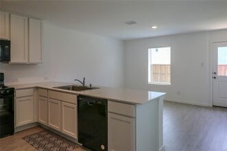 12116 Thoroughbred Dr in Aubrey, TX - Building Photo - Building Photo