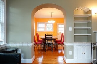 800 Maplewood Ave in Takoma Park, MD - Building Photo - Building Photo