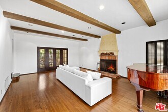 200 S Anita Ave in Los Angeles, CA - Building Photo - Building Photo