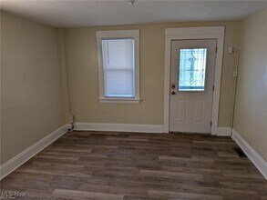 1733 Robindale St in Wickliffe, OH - Building Photo - Building Photo