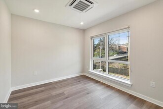 3449 Scotts Ln, Unit B309 in Philadelphia, PA - Building Photo - Building Photo