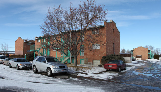 Norman Manor Apartments in Burley, ID - Building Photo - Building Photo