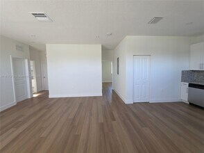 1321 NW 6th Ave in Florida City, FL - Building Photo - Building Photo